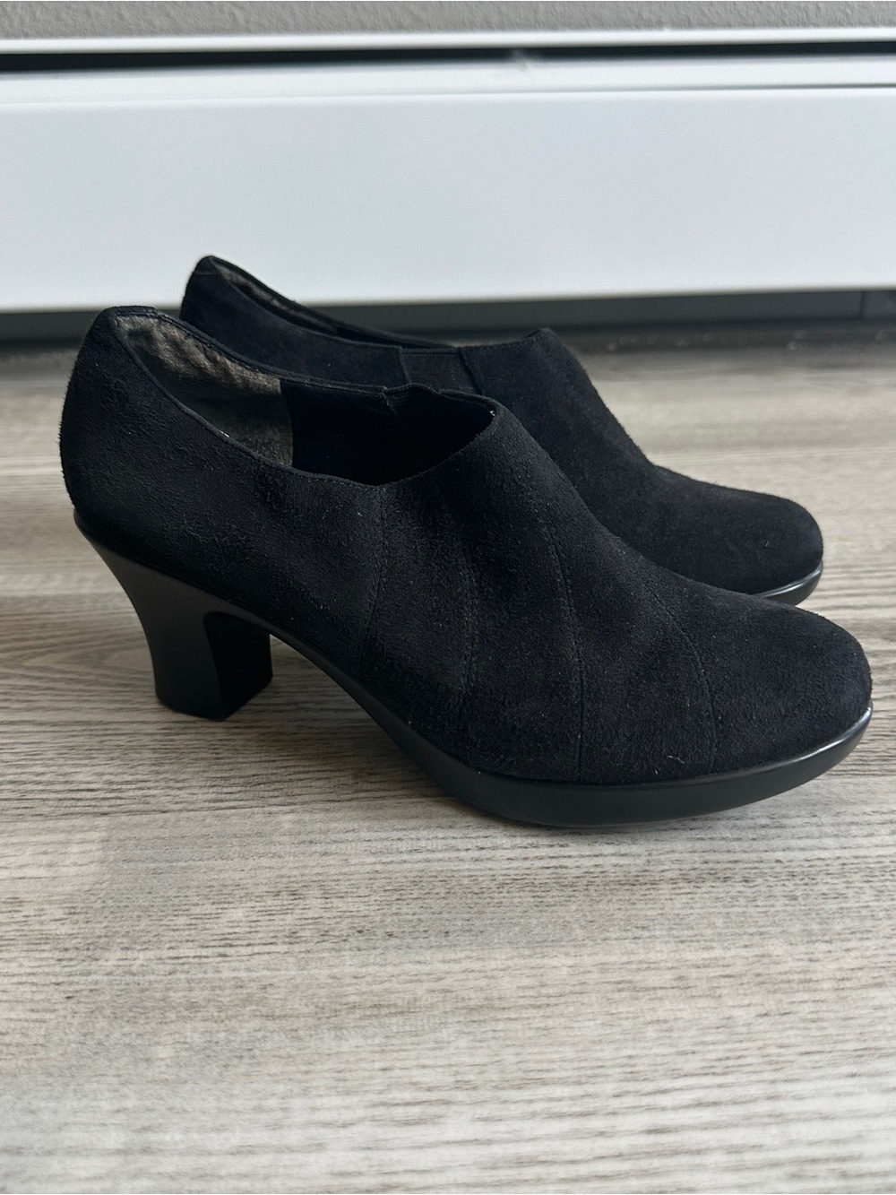 Dansko Black Suede Chunky Heel Booties 37
